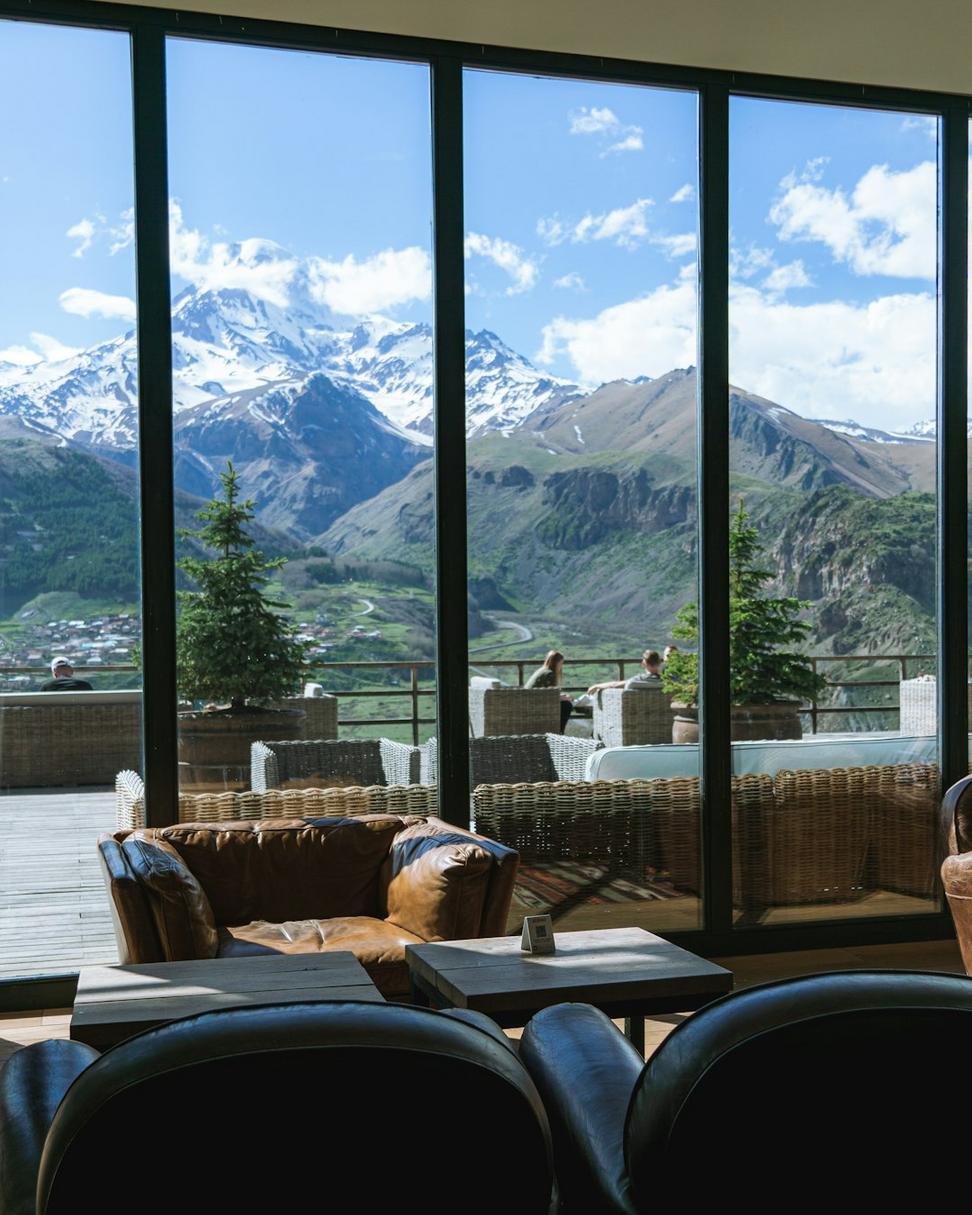 Cozy Mountain Lodge Interior